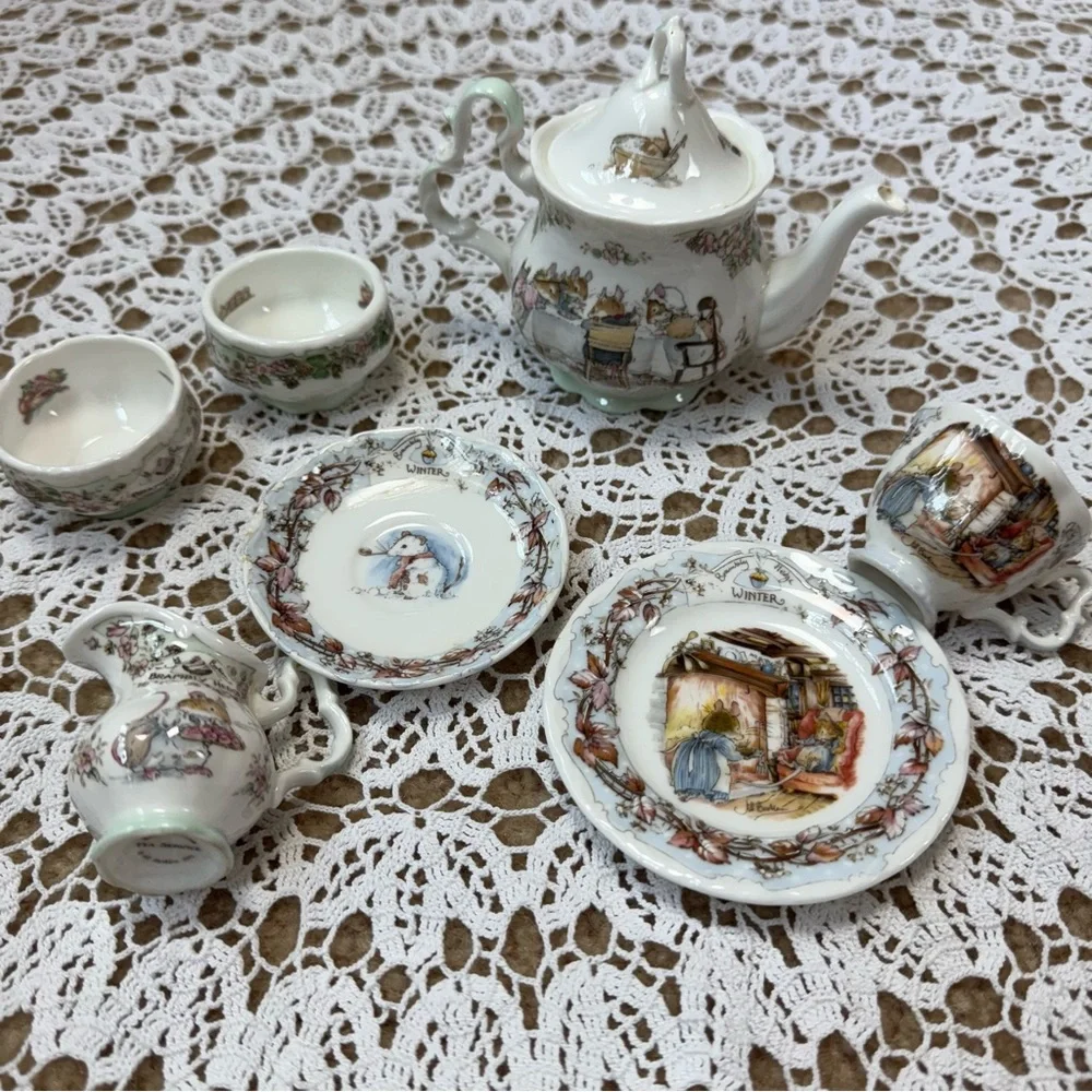 Royal Doulton BRAMBLY HEDGE jill barklem Miniature TEA SET Winter Four Seasons